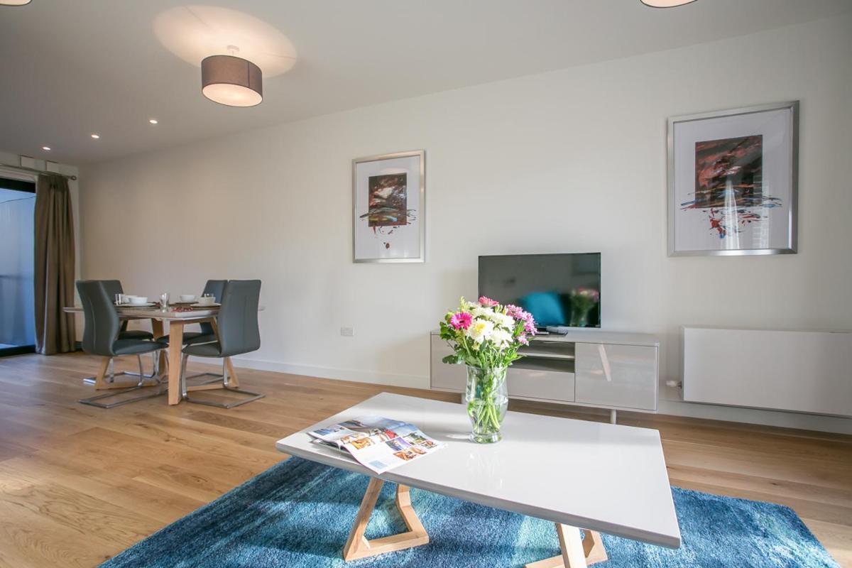 Grand Canal Square Apartments Dublin Exterior photo