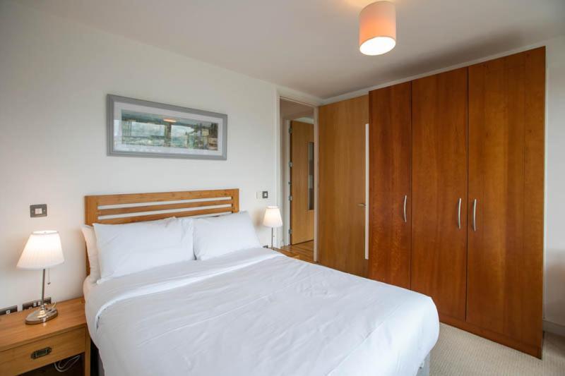 Grand Canal Square Apartments Dublin Exterior photo