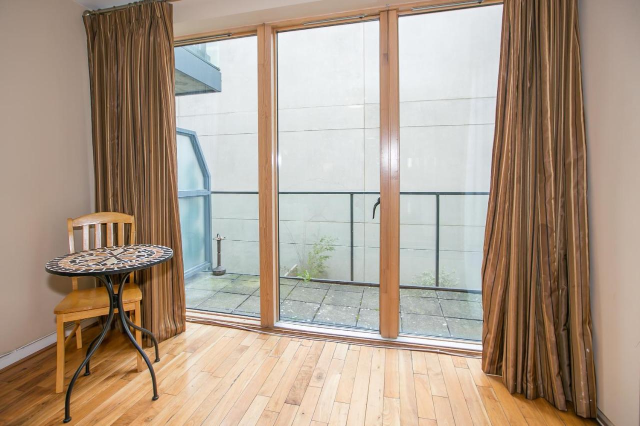 Grand Canal Square Apartments Dublin Exterior photo